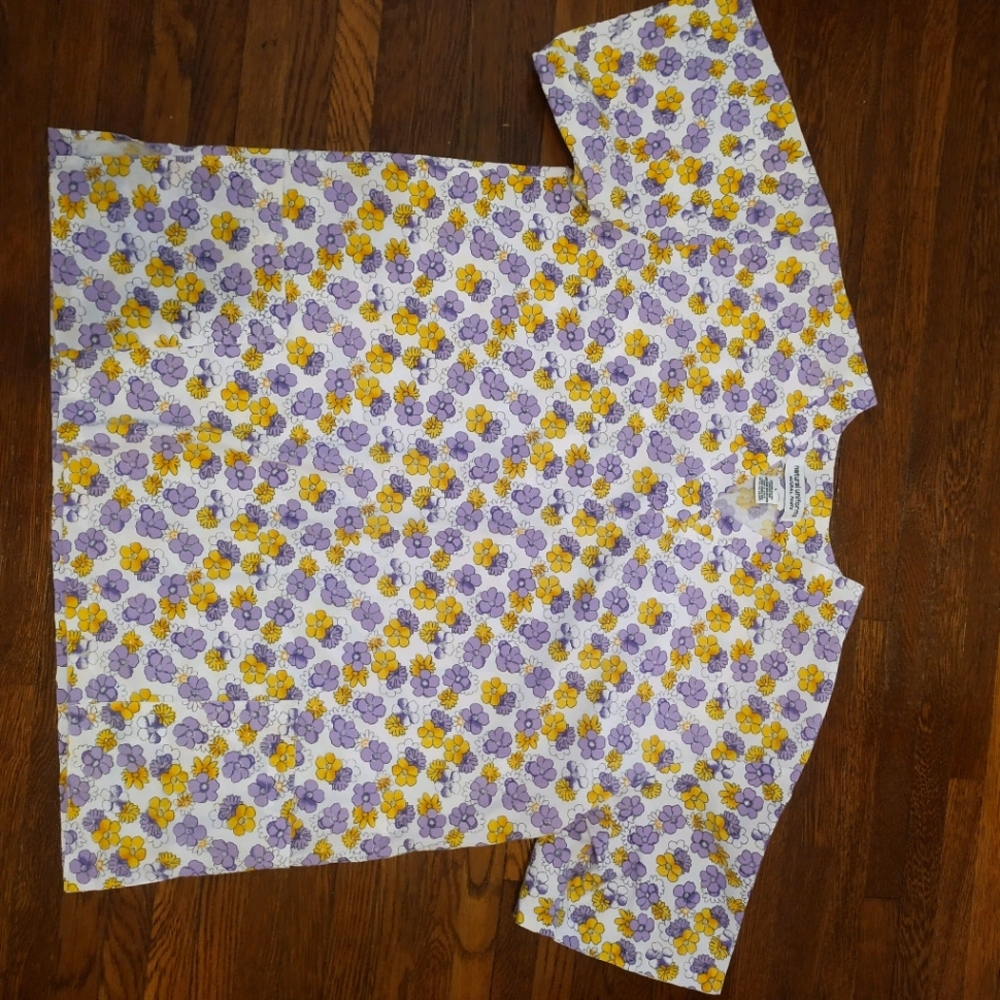 EUC Natural Uniforms floral scrub top